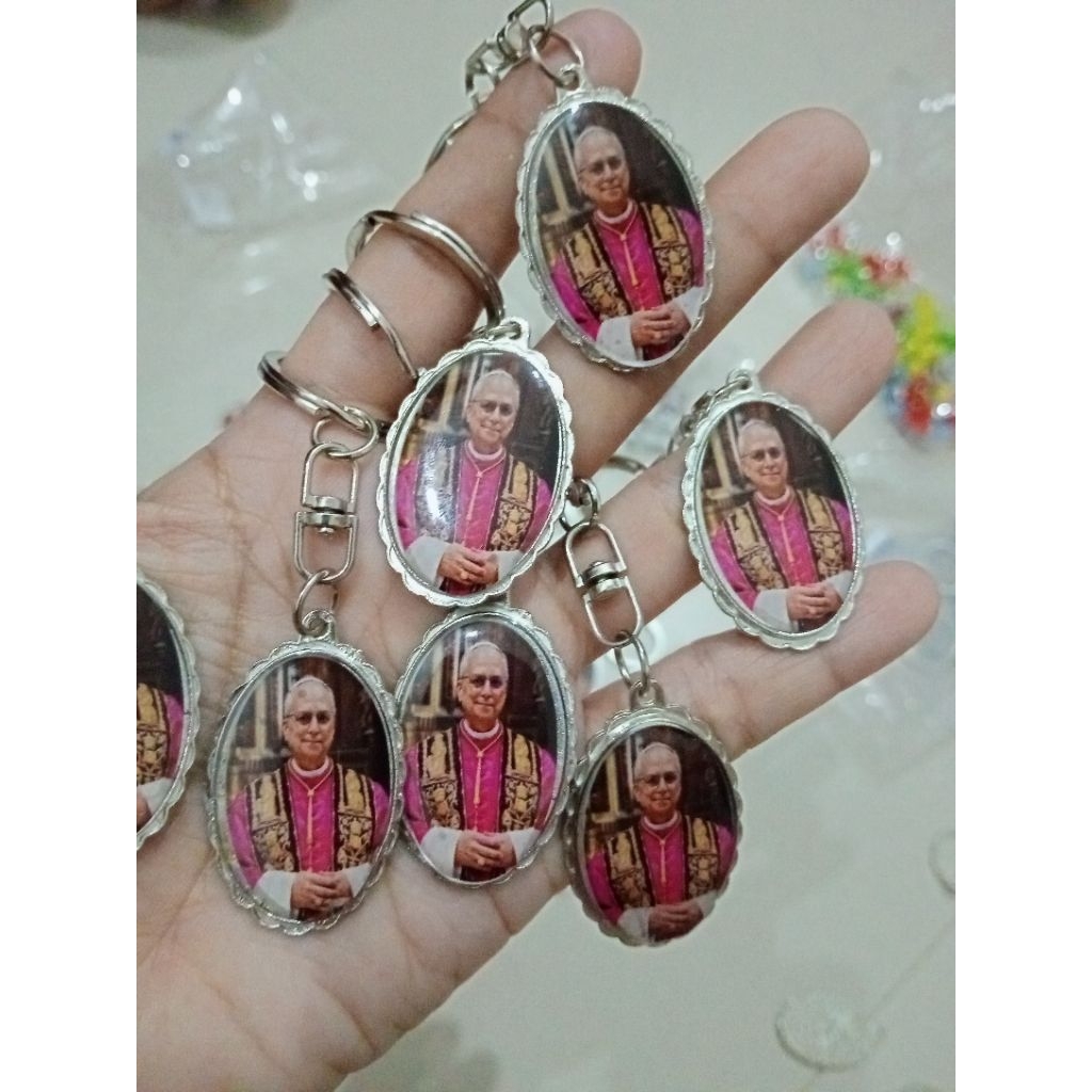 Gantungan kunci Paus leo / pope leo