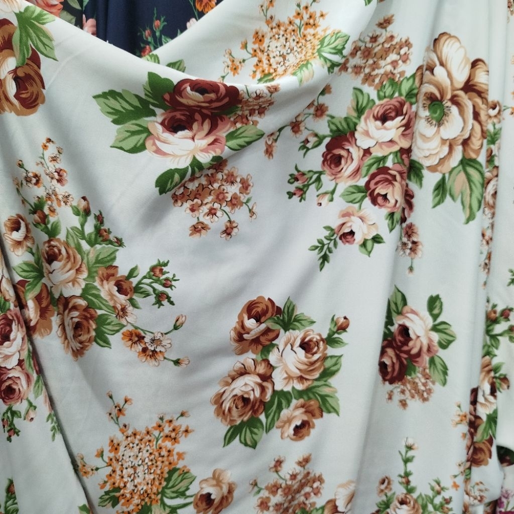 Kain Satin Silk Motif Bunga Mawar Mewah – Elegan & Lembut - Per 0,5 meter - Kain Satin Silk Printing