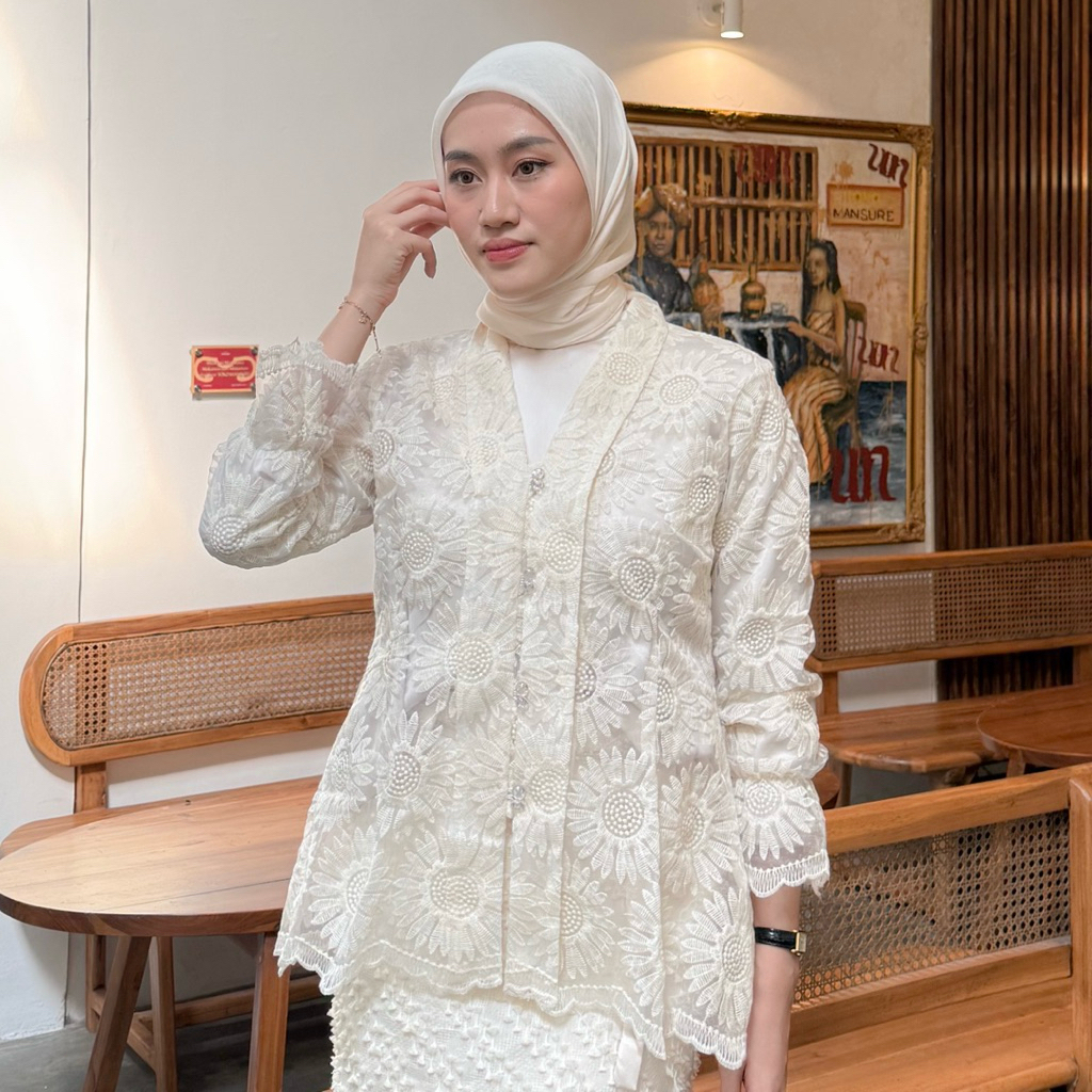Tanpa Manset Gia Kutubaru / Kutubaru modern / Kebaya Modern