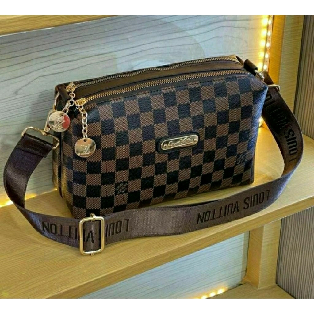 Tas Selempang Cewek Daily Outfit Cantik Populer Terjamin Trendy Desain Simple Hadiah Kado Stylish Fe