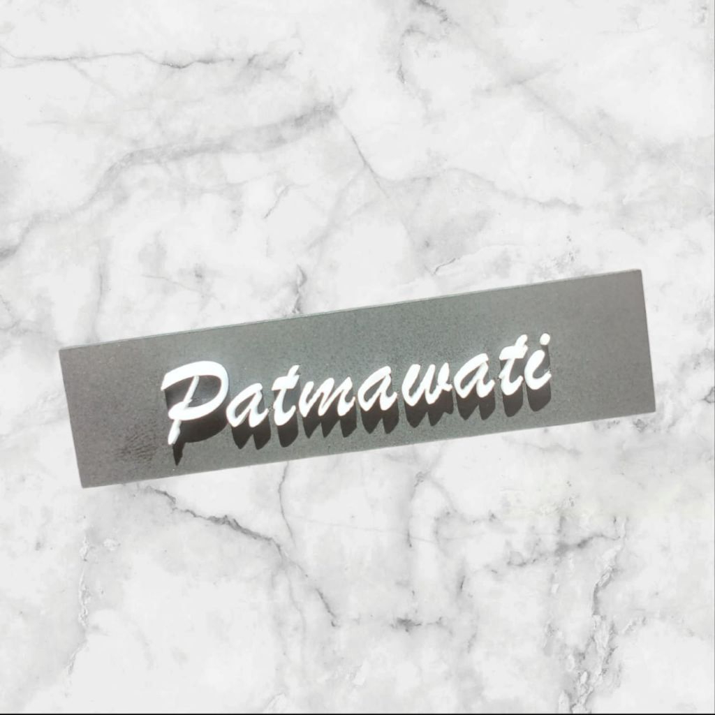 

nametage model huruf tegak sambung | nametage huruf tegak sambung | nametage model unik | nametage unik