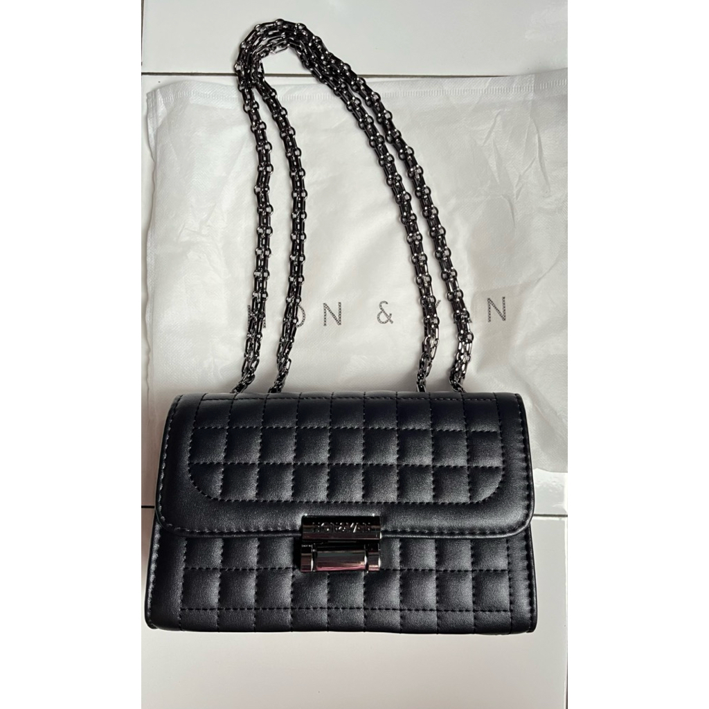 ***New*** Tas selempang Merk Hon Yan