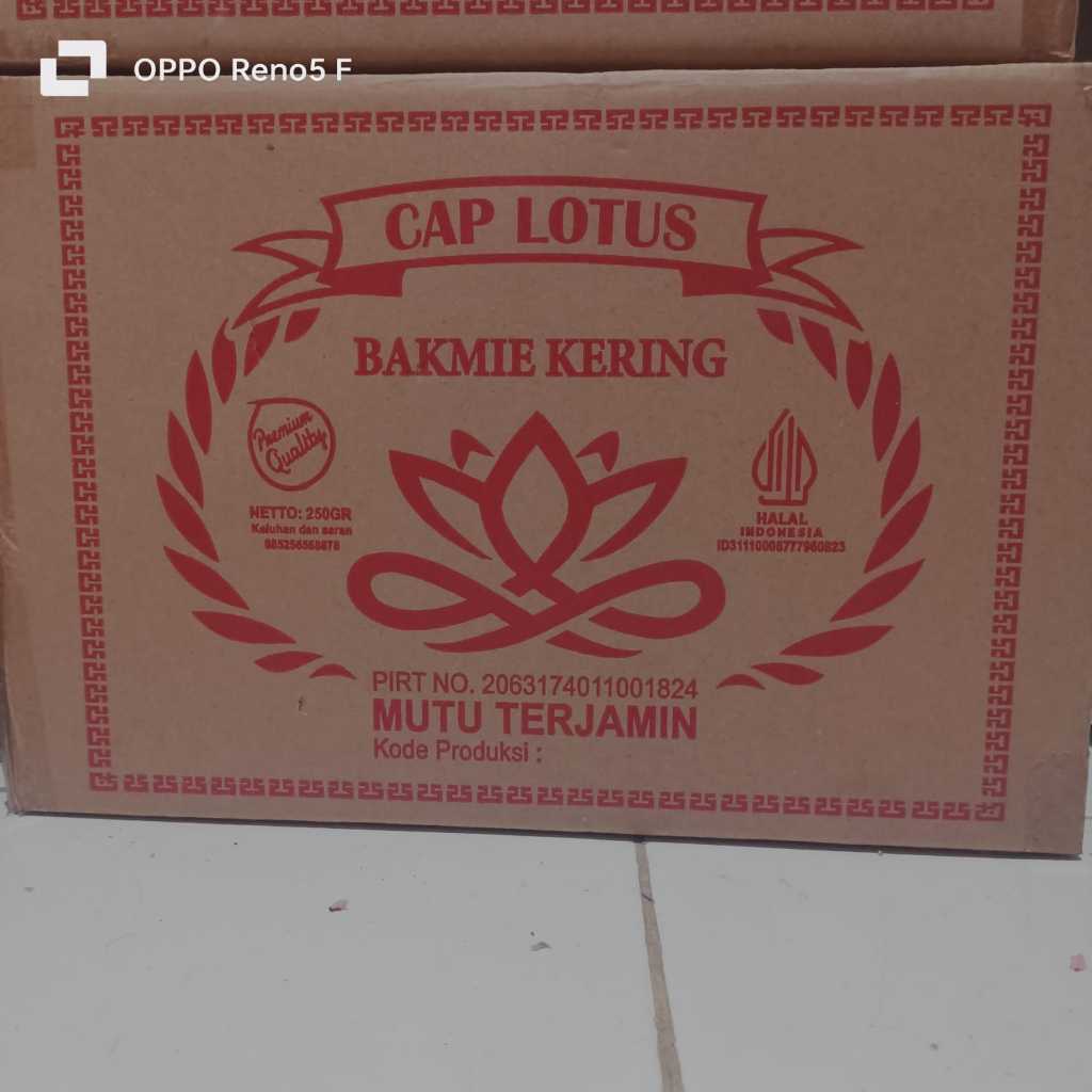 Mie Ayam Mie Pangsit Bakmie Kering Keriting Mentah Cap LOTUS per dus