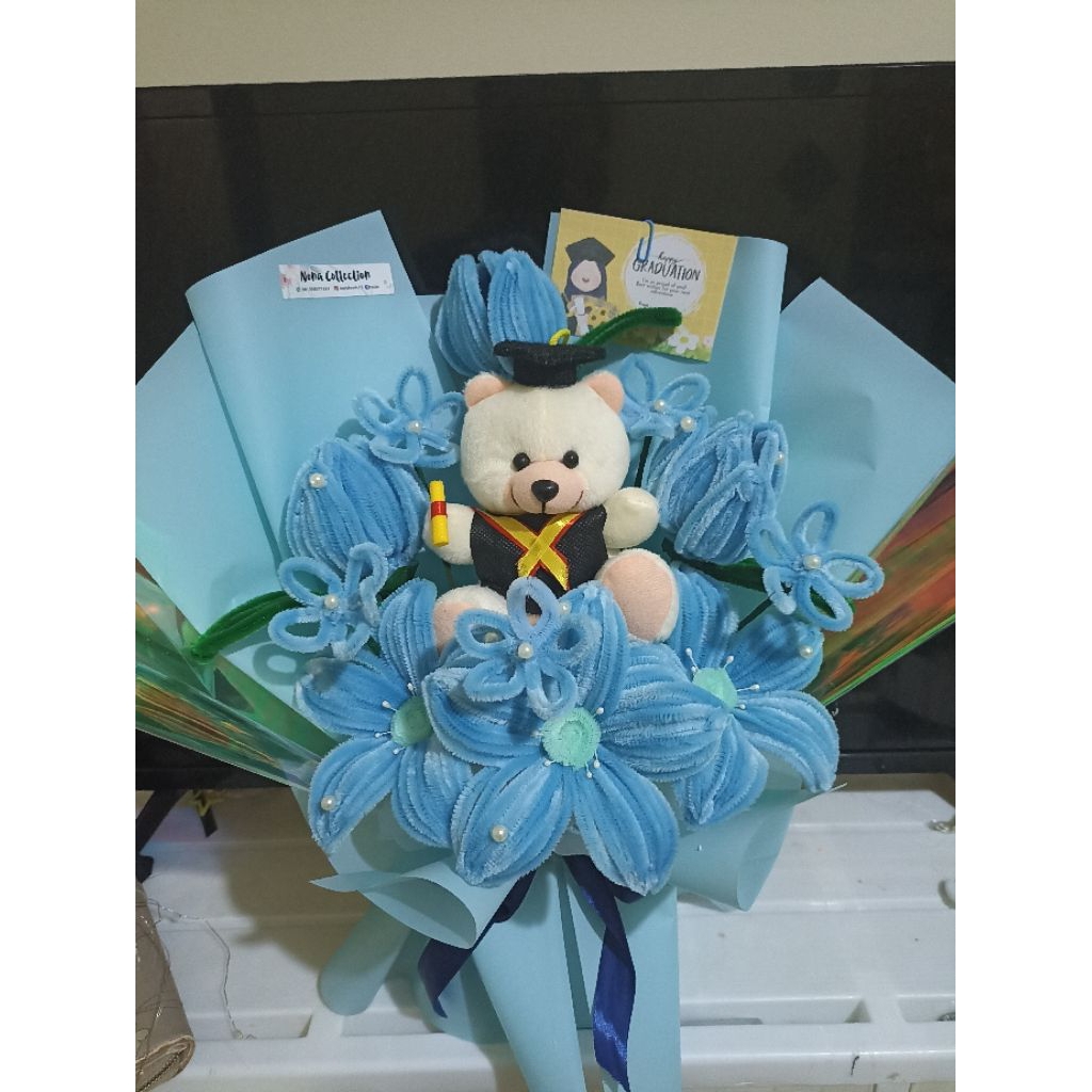 buket custom|buket kawat bulu| buket boneka wisuda|buket bandung