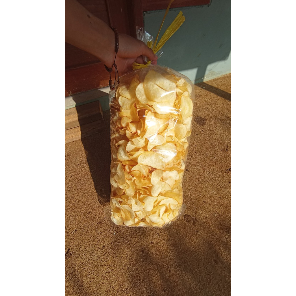 

KERIPIK SINGKONG kemasan 1 KG / pedas / jagung bakar / jagung manis / ori asin