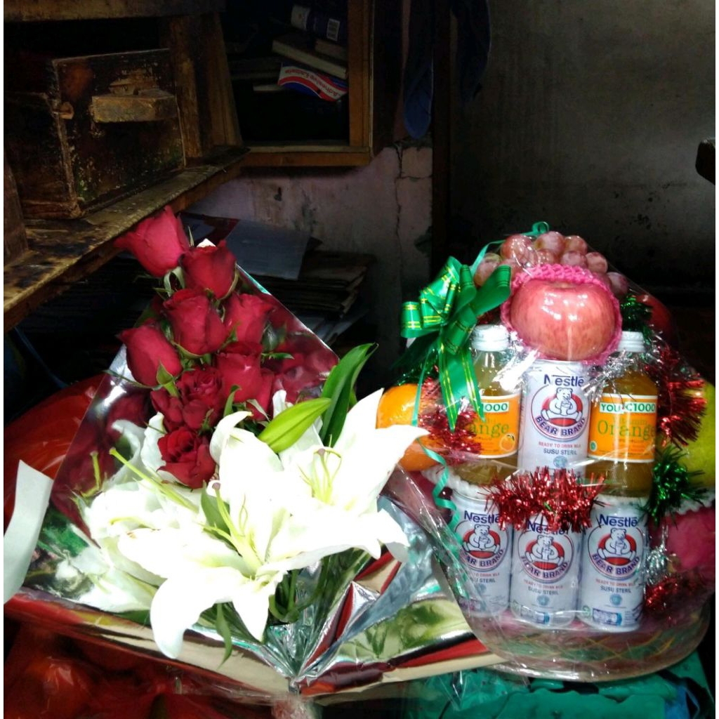 

Parcel Buah Segar + Bunga