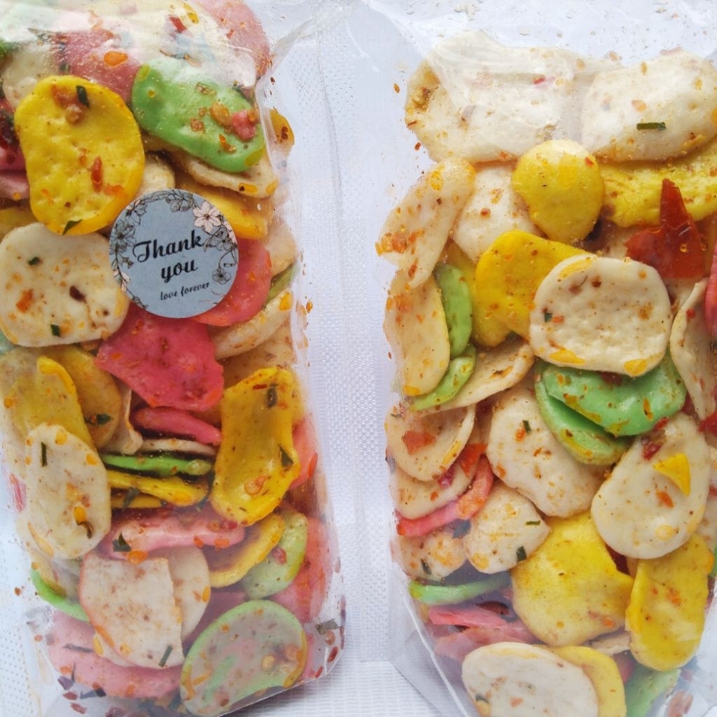 

seblak kerupuk bawang pedas daun jeruk/kerupuk seblak/seblak kerupuk enak renyah gurih bumbu asli cabe bukan bumbu tabur