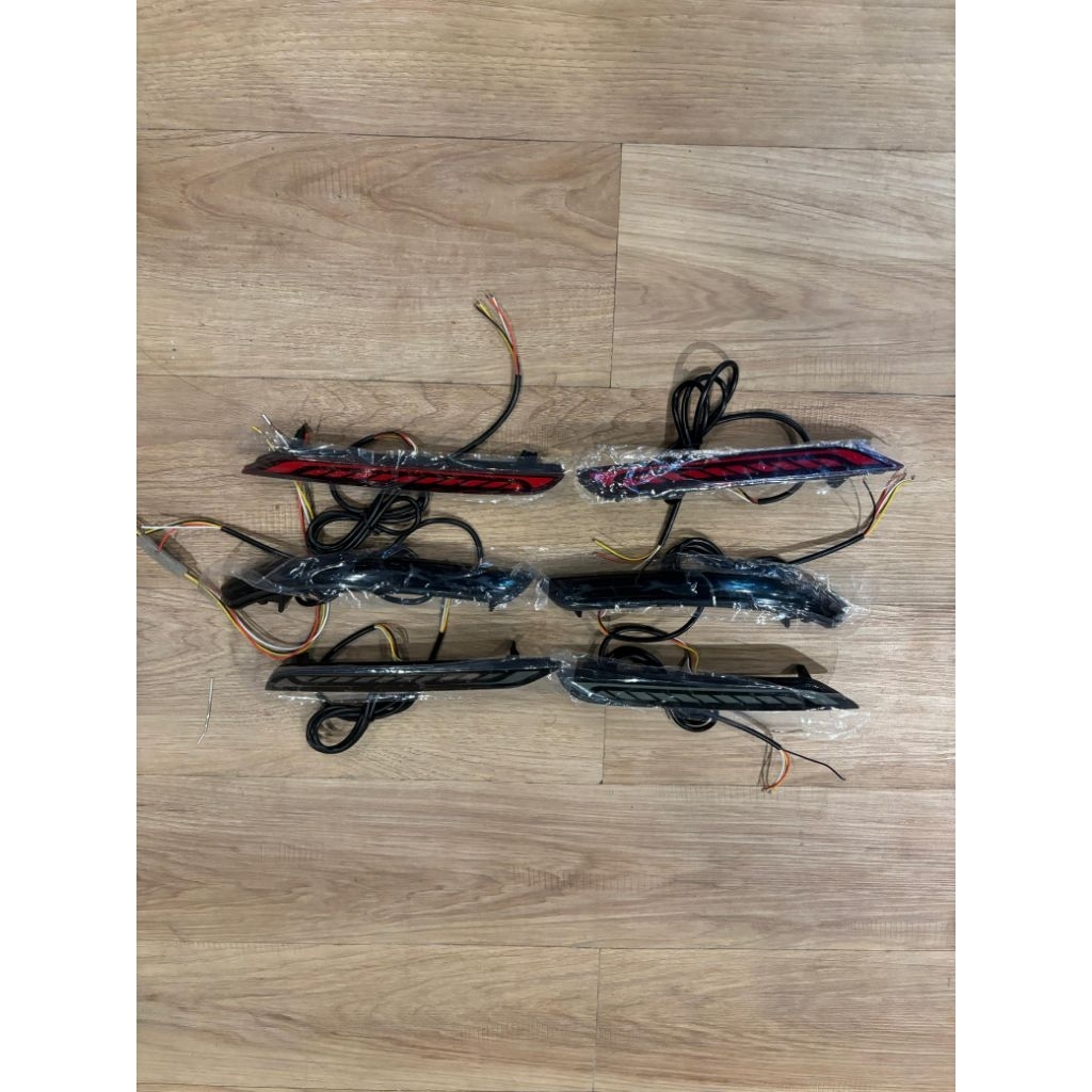 MATA KUCING MOBIL INNOVA SMOKE