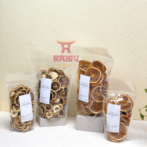 

DRIED LEMON & ORANGE SLICE – BUAH KERING PREMIUM UNTUK INFUSED WATER, MINUMAN CAFÉ, TEH HERBAL & GARNISH BUAH KERING LEMON JERUK SLICE –IRISAN BUAH ALAMI UNTUK TOPPING MINUMAN & DEKORASI PREMIUM DEHYDRATED DRIED FRUIT LEMON ORANGE SLICE