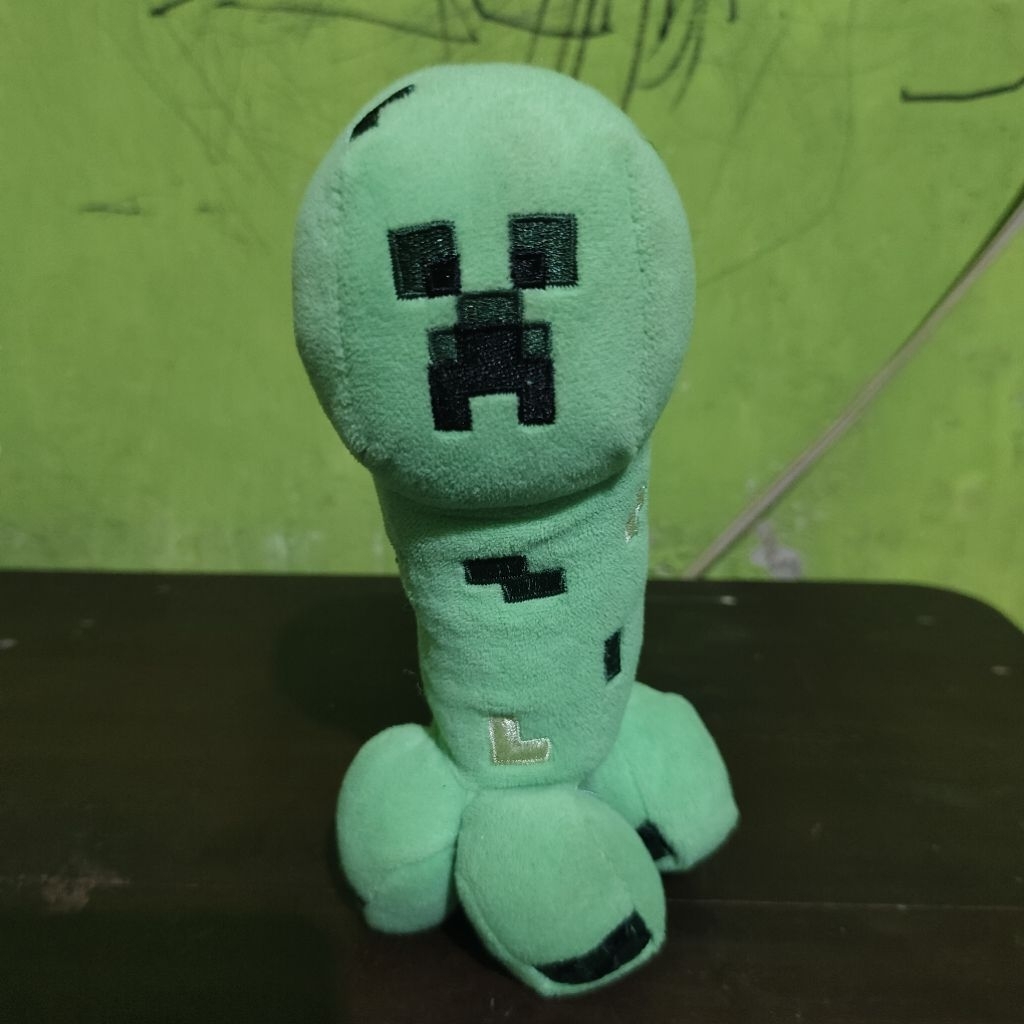 Preloved Boneka Minecraft Mojang Original 19 cm Creeper Koleksi Game Thrift Bekas Murah (Jember)