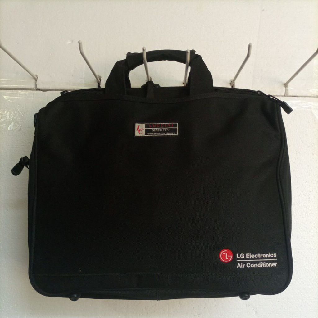 

Luccini Bag-alas-35x13cm-tinggi-22cm-preloved