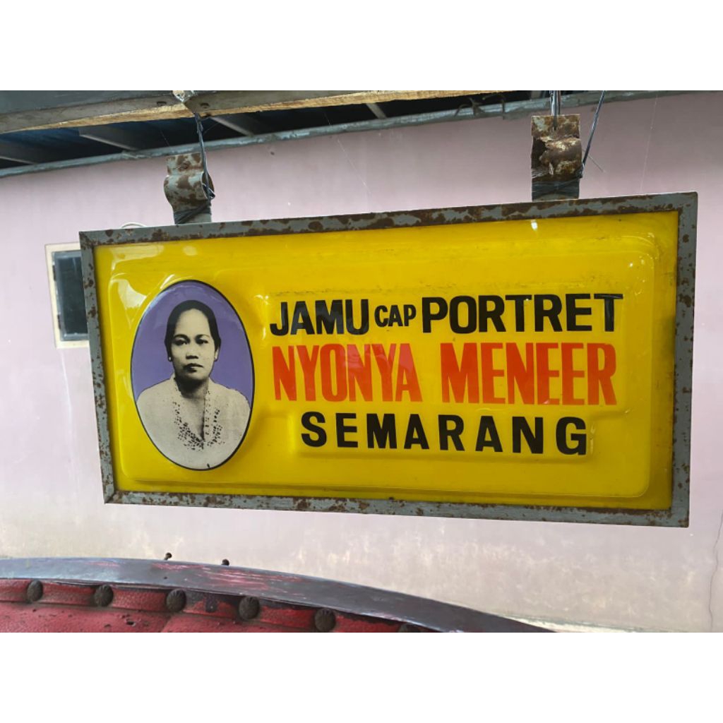 NEON BOX NYONYA MENEER/NEON BOX NYONYA MENER/PAJANGAN KUNO/HIASAN LAWAS/ENAMEL JAMU/NEON BOX JAMU