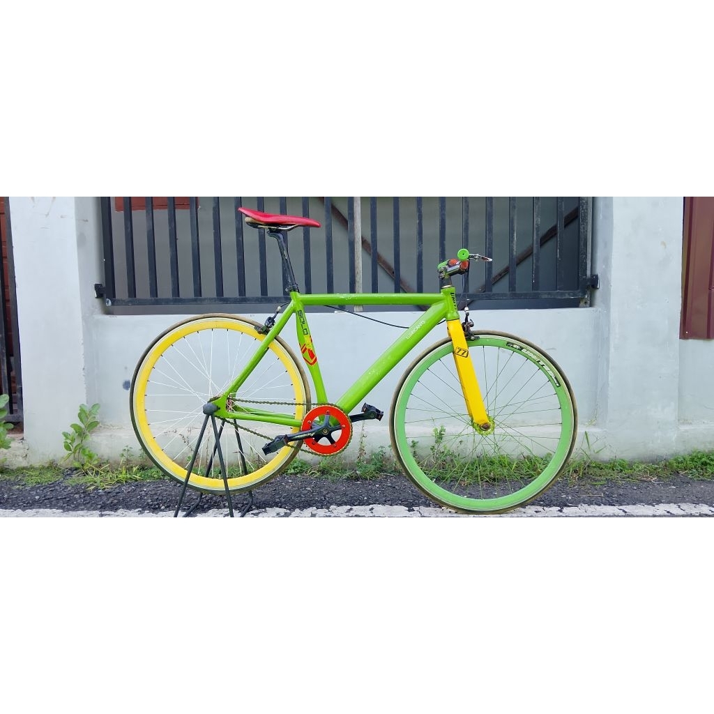 sepeda fixie united soloist 77