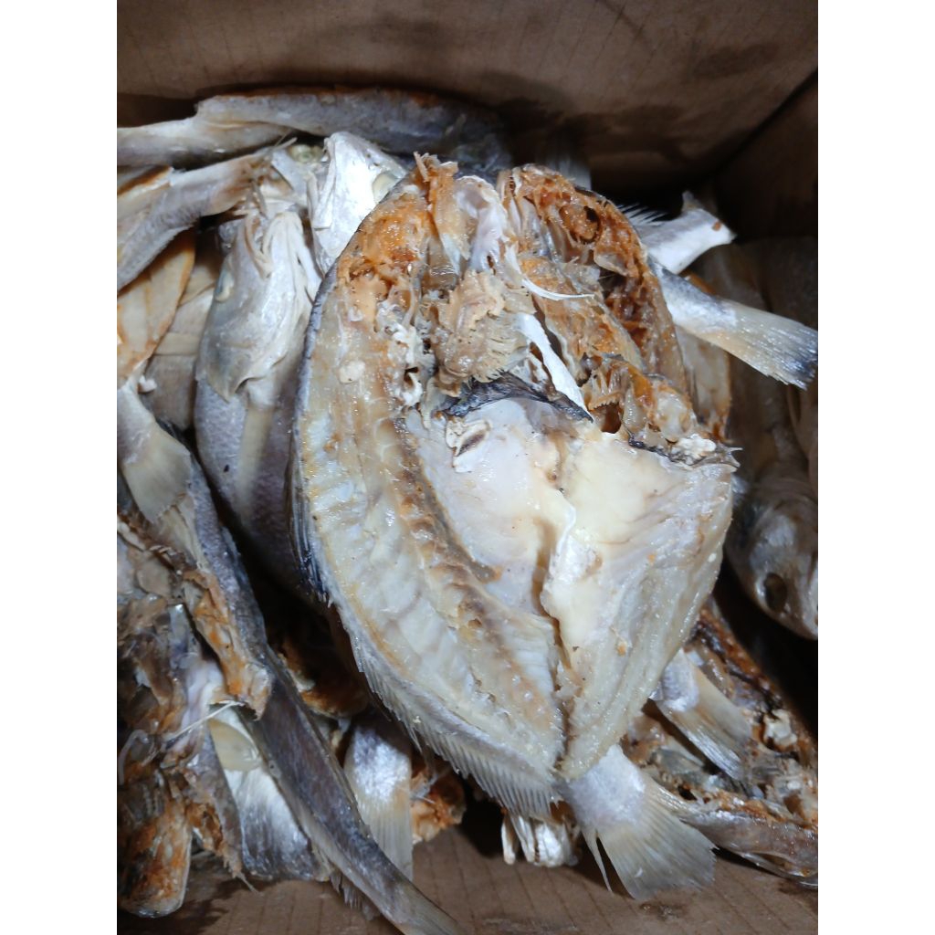

IKAN ASIN SAMGE BELAH 500GRAM