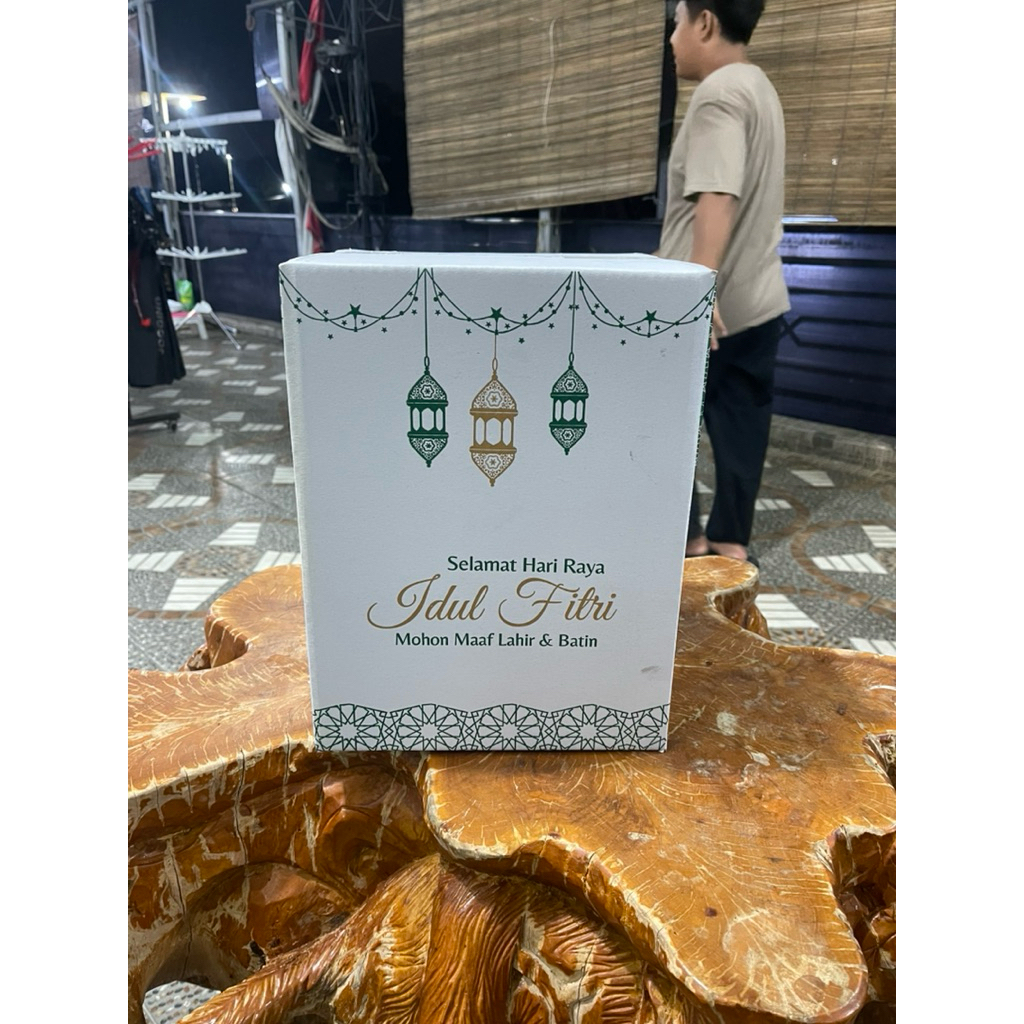 

Kardus 25 cm x 25 cm x 32 cm (250) Bekas Idul Fitri 2525 Single Wall