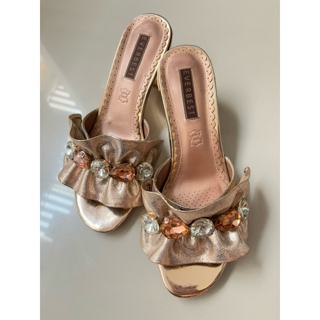 PRELOVED SEPATU EVERBEST