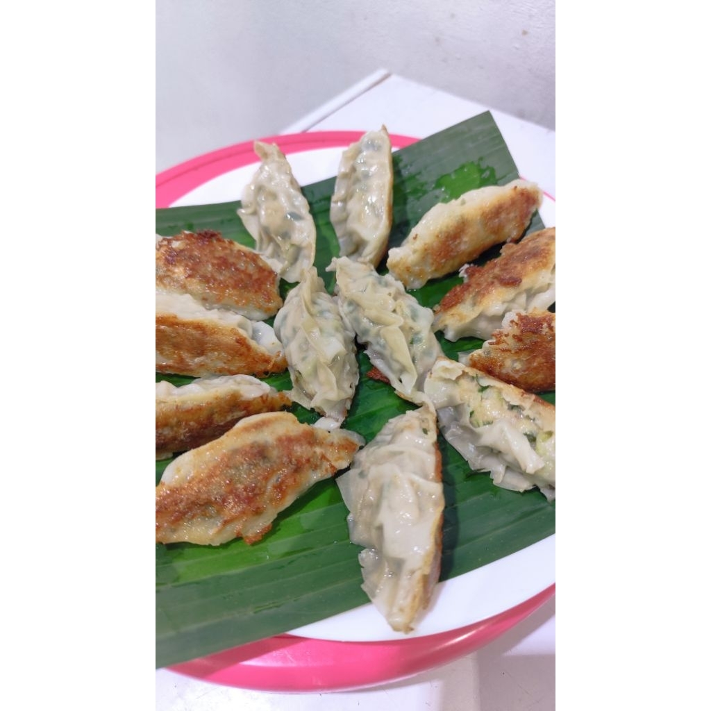 

Koutie / Gyoza ayam cemilan khas kalimantan free sambel