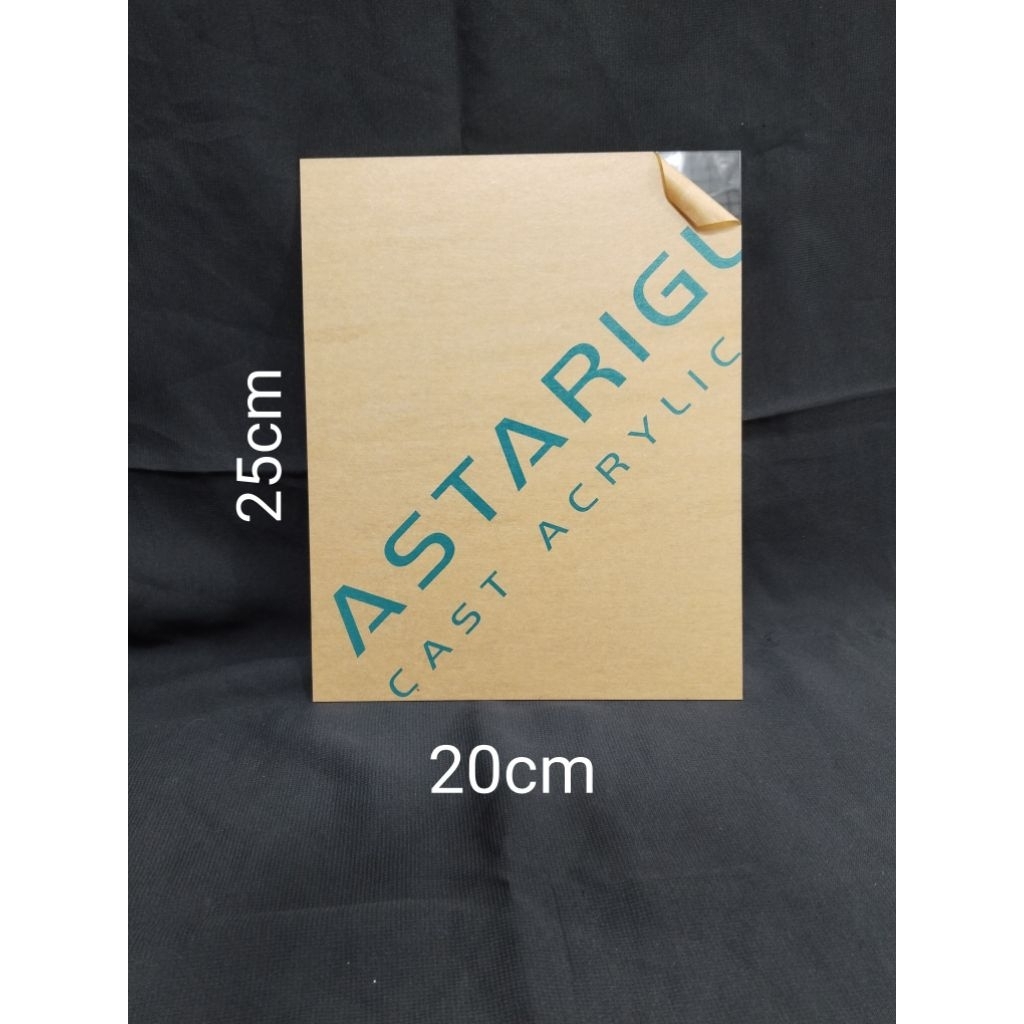 

Lembaran Akrilik Bening Tebel 2mm ukuran 20x25cm