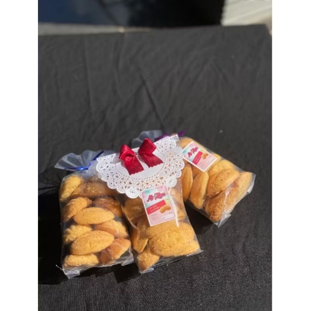 

bolu kering plemben klemben kue kering alzam isi 14biji