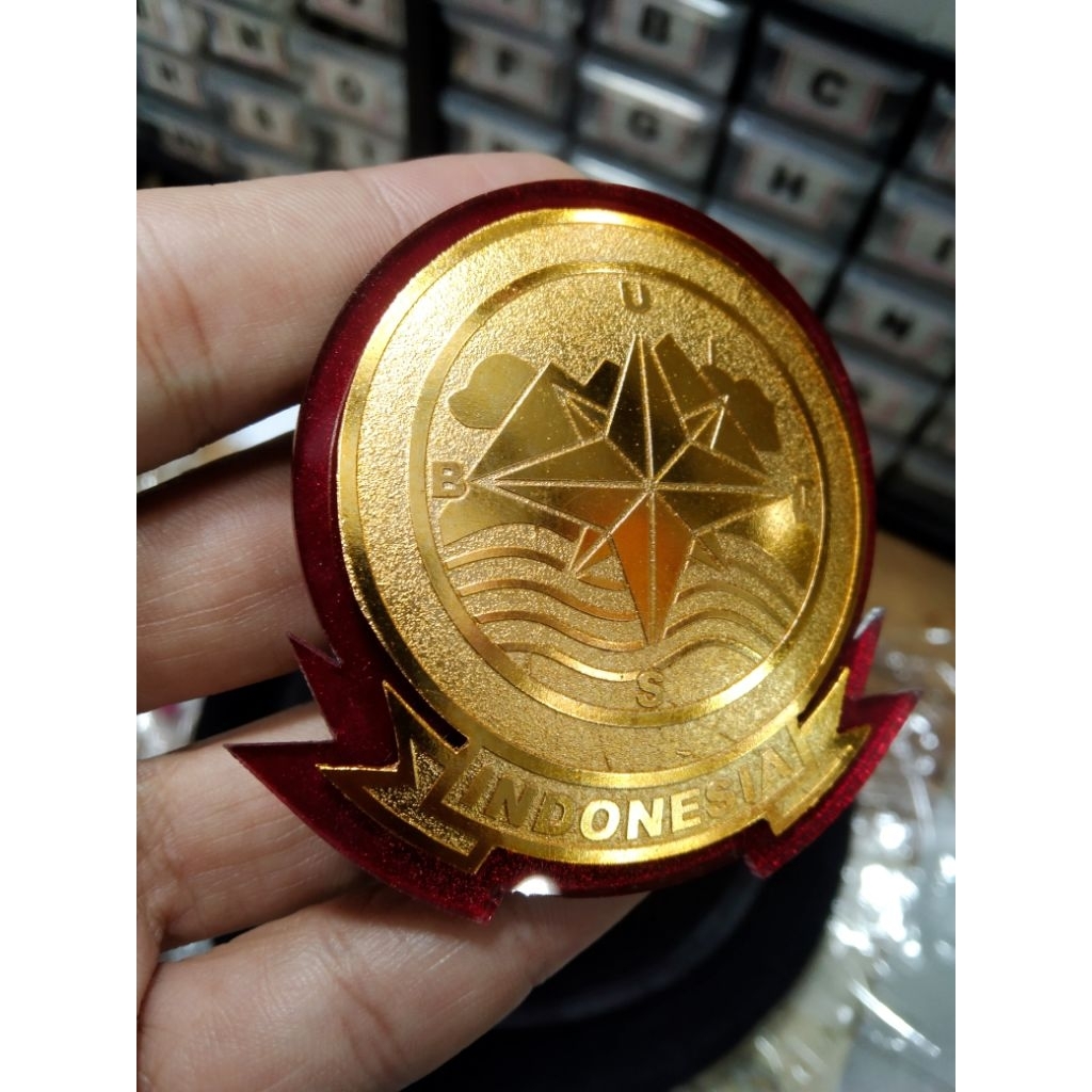 

Baret basarnas + emblem