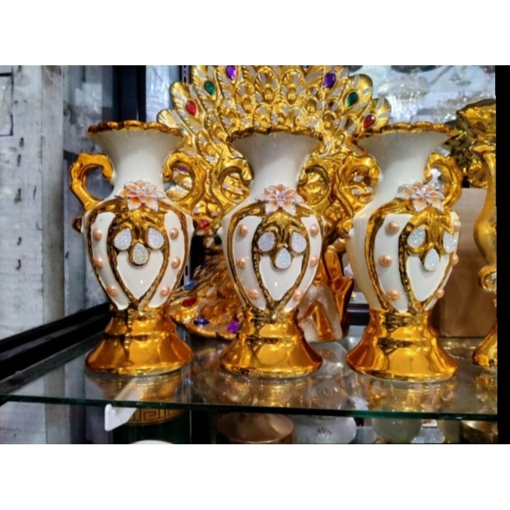 Pajangan Vas Keramik,Pajangan Lemari Kaca,kolesi rumah mewah,dekorasi rumah