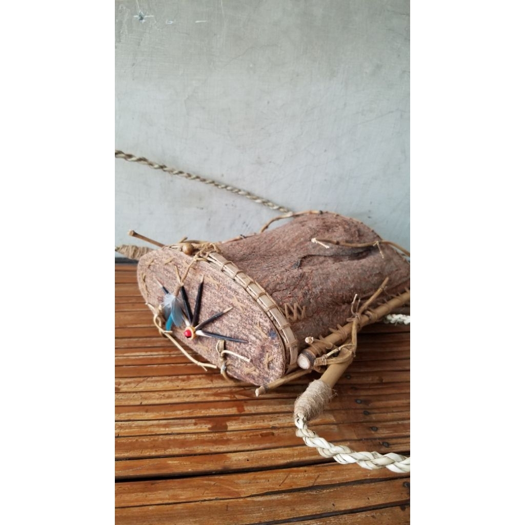 tas petualang kulit kayu hutan belantara