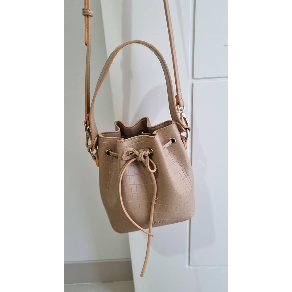 Tas Preloved Bucket Bag Tas Serut Merek Karya
