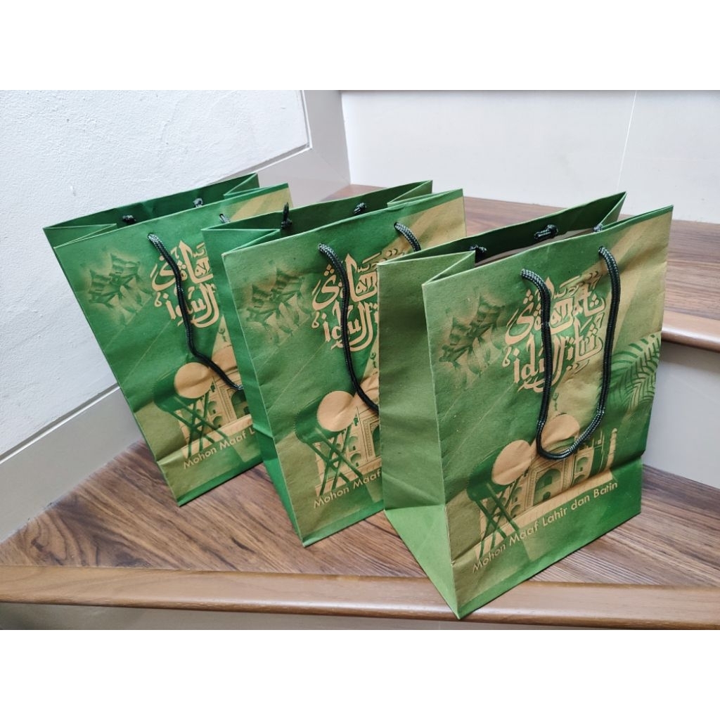 

3 Shopping bag/paper bag dasar hijau Selamat Idul Fitri