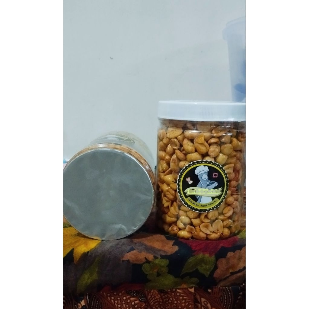 

Kacang Bawang Daun Jeruk / toples 800 ml