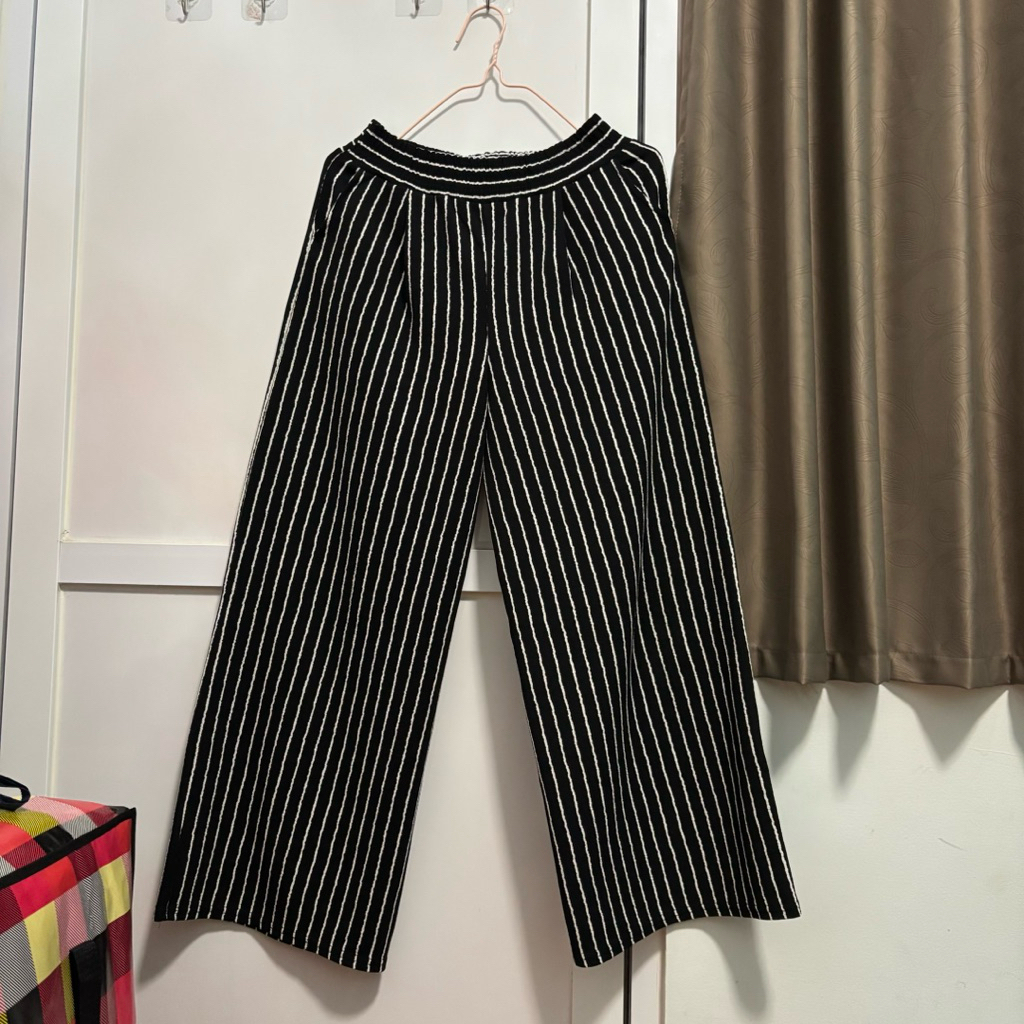 (Preloved) Celana Kulot Hitam Garis-garis