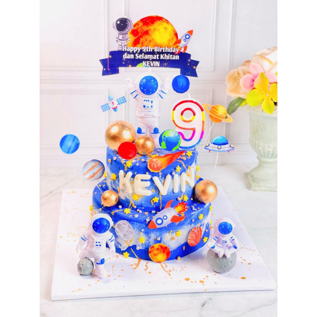 

kue ulang tahun birthday astronot topper 2 susun (mainan)