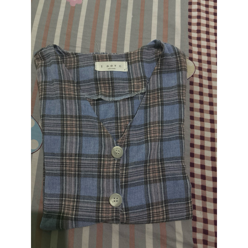 Preloved Pemakaian Pribadi Atasan Korean Style Kotak-Kotak Biru I GOT C - Made In Korea