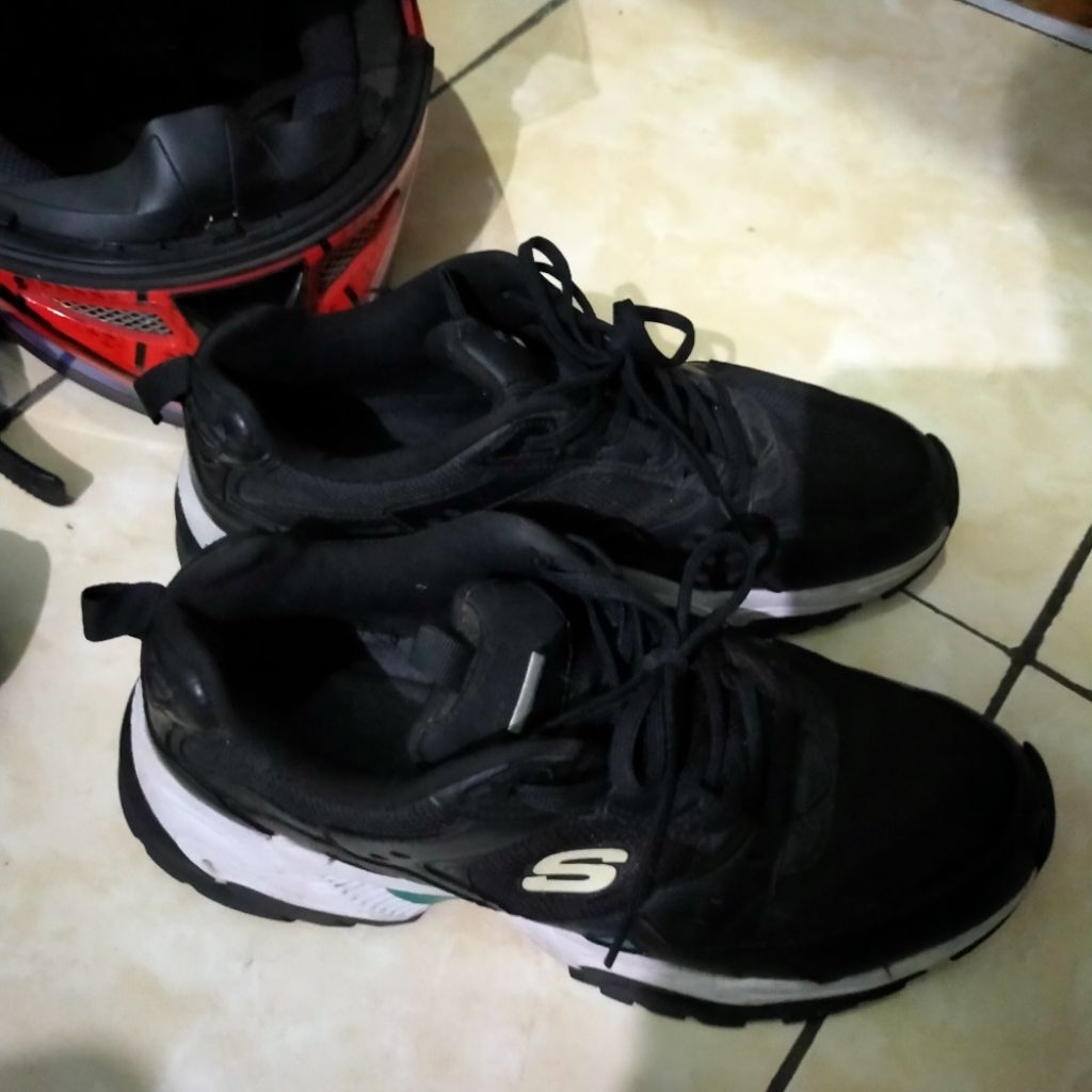 helm Spiderman sz M (fit L)+sepatu Skechers-tnf sz 42 borongan 800.000