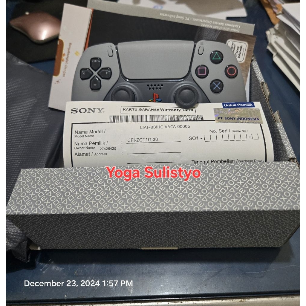 Stick PS 5 edisi 30th anniversary