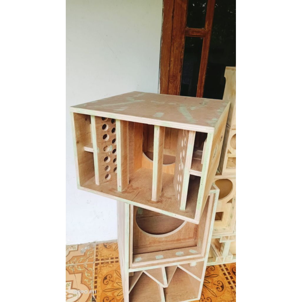 box speaker paratop 10inch bahan triplek 15mm .
