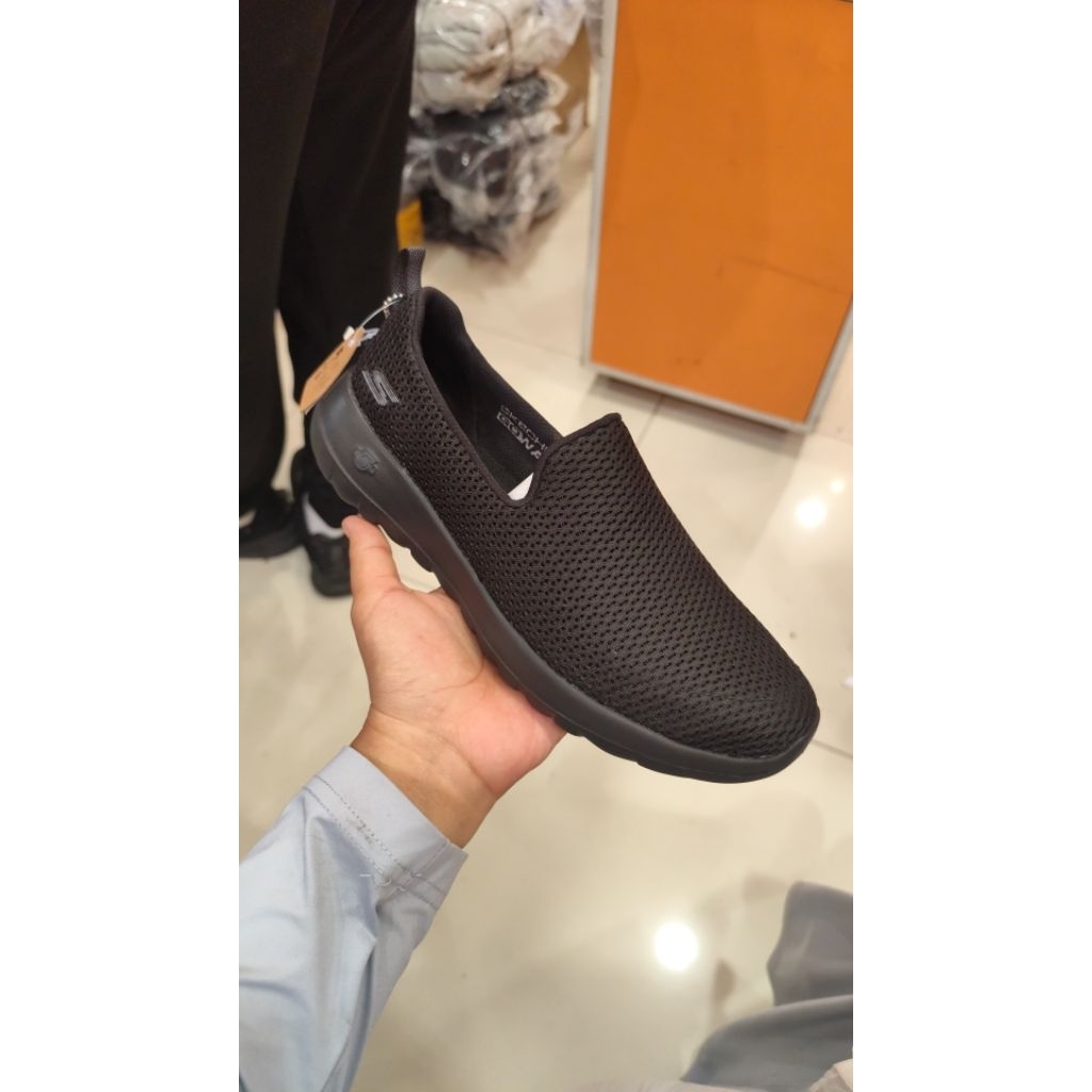 sepatu Skechers hitam