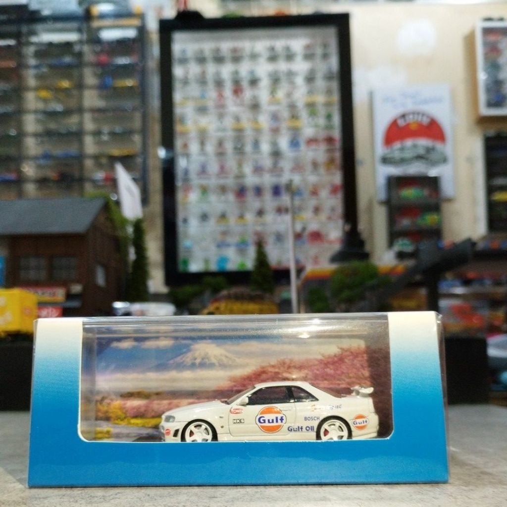 Fuji Nissan Skyline GTR R34 Gulf White
