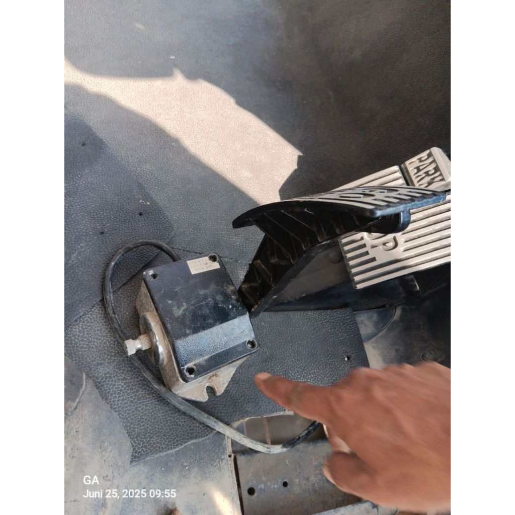 SELIS - Accelelator Pedal Mobil Golf Wisata