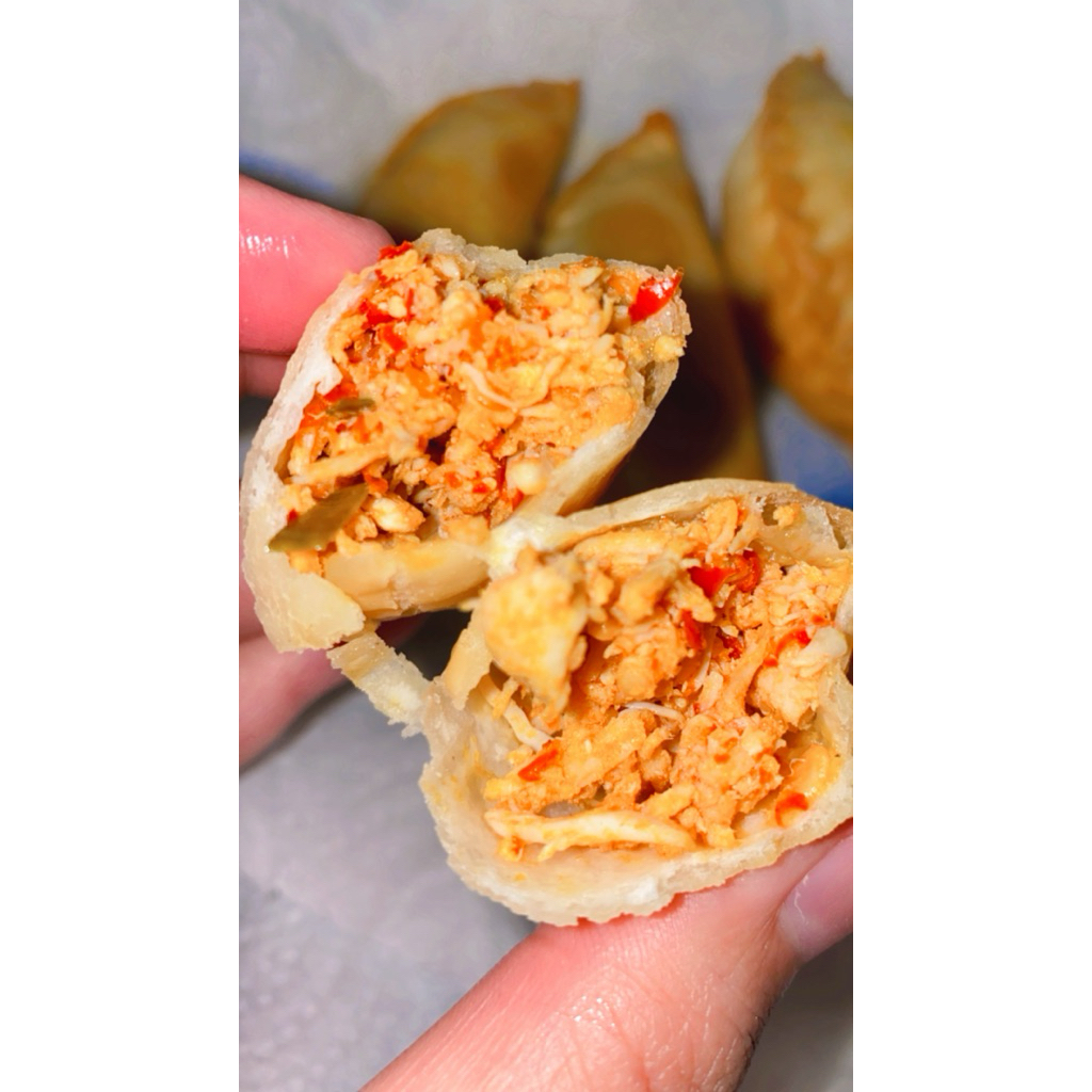 

Cireng Isi Ayam Suwir Pedas // Cireng Gembul // Cireng Krispy // Cireng Frozen Isi 4 pcs // Cireng FULL AYAM SUWIR