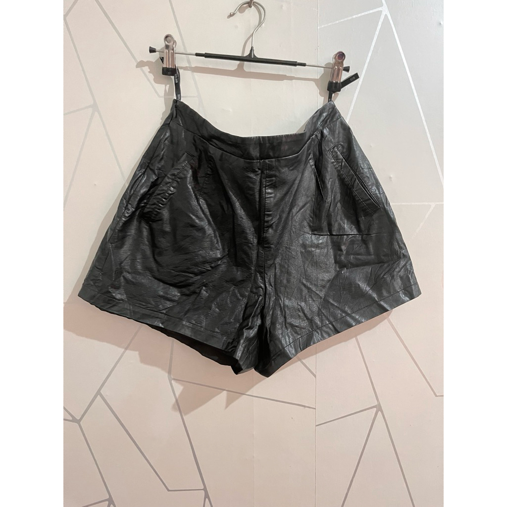 CELANA PENDEK KULIT ( NEW )