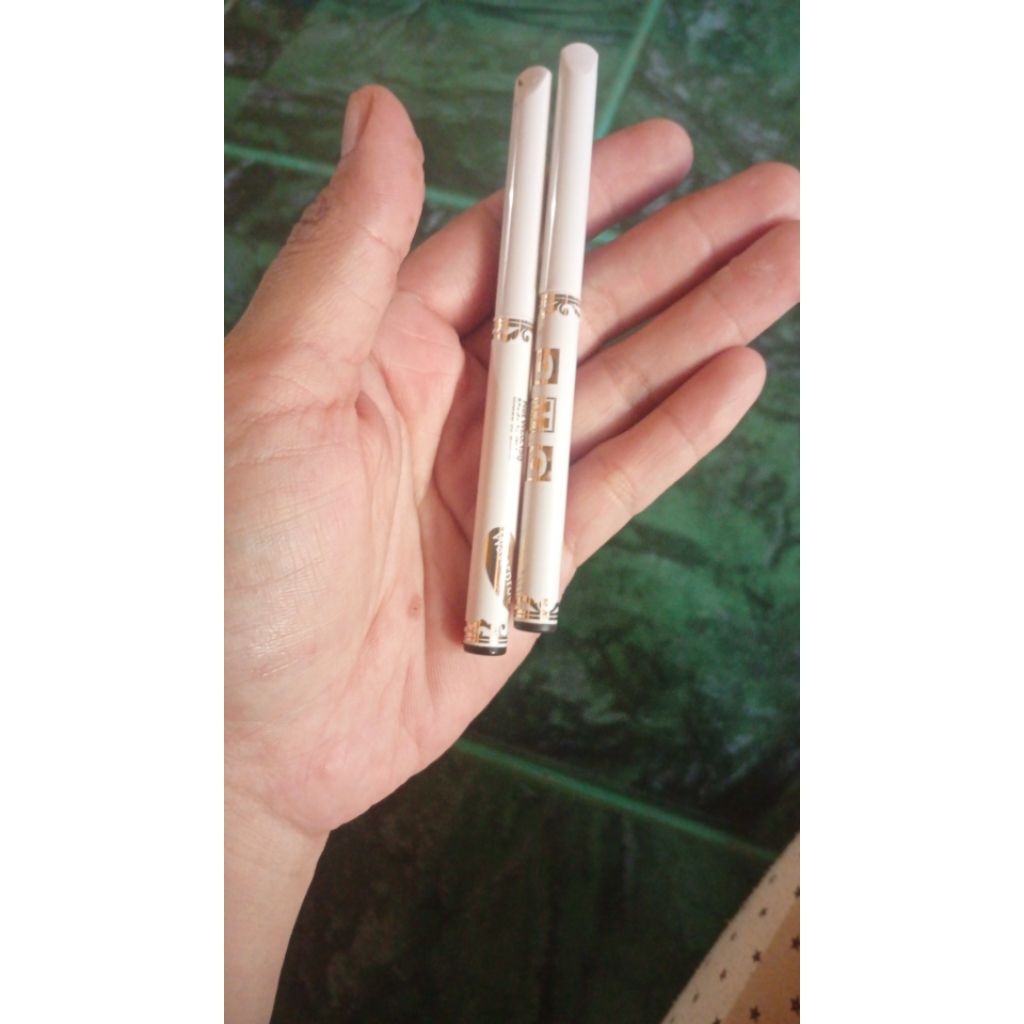 eyeliner  alis bawah