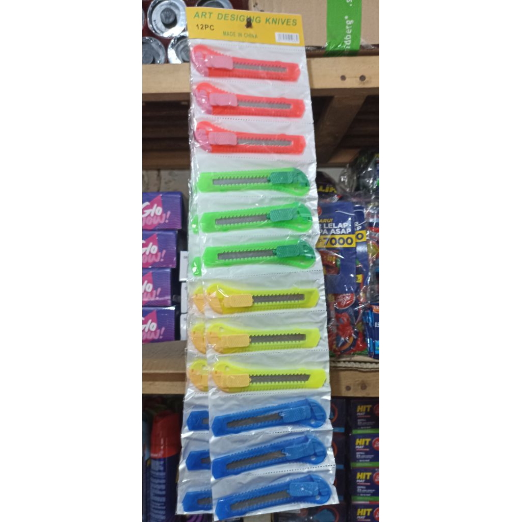 

12 pcs CUTTER RENTENG BESAR ART KNIVES