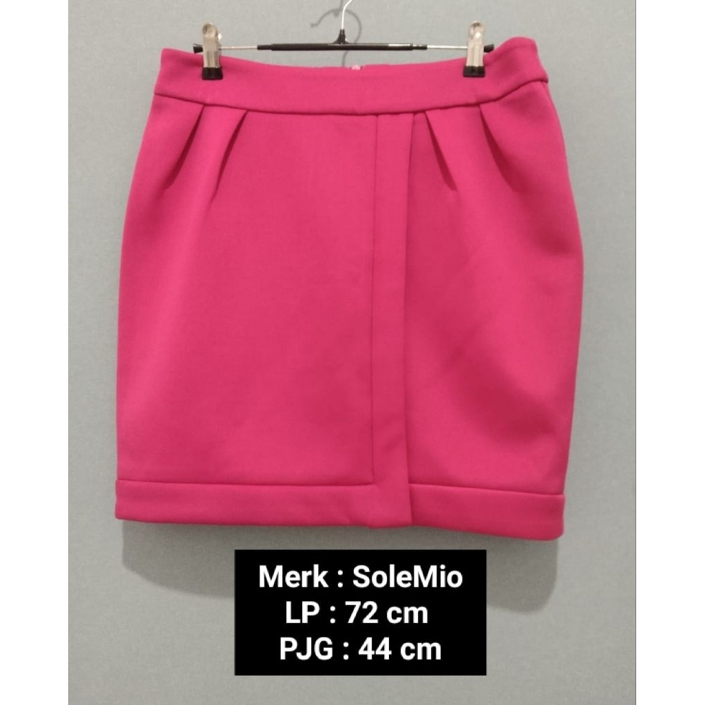 Rok Pendek Pink Solemio Preloved