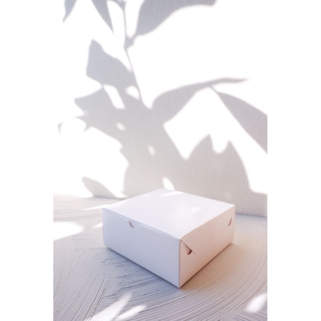 Box Snack Ivory 12 x 12 x 5 cm (Putih)