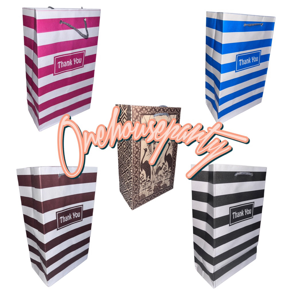 

Paper bag motif 25 cm x 15 cm x 8 cm tas souvenir paperbag goodie bag kecil paper bag persegi panjang one house party