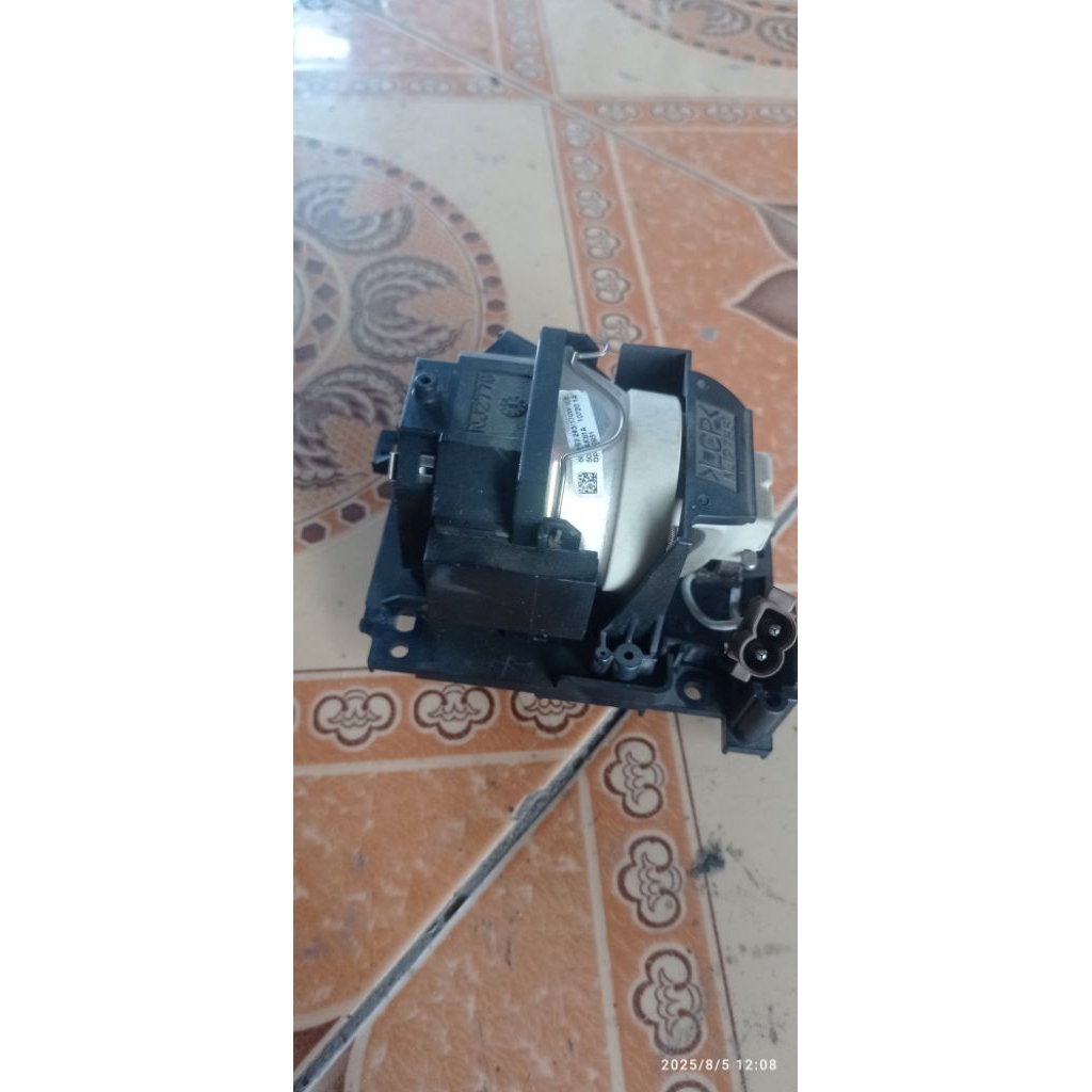 lampu proyektor hitachi cpx