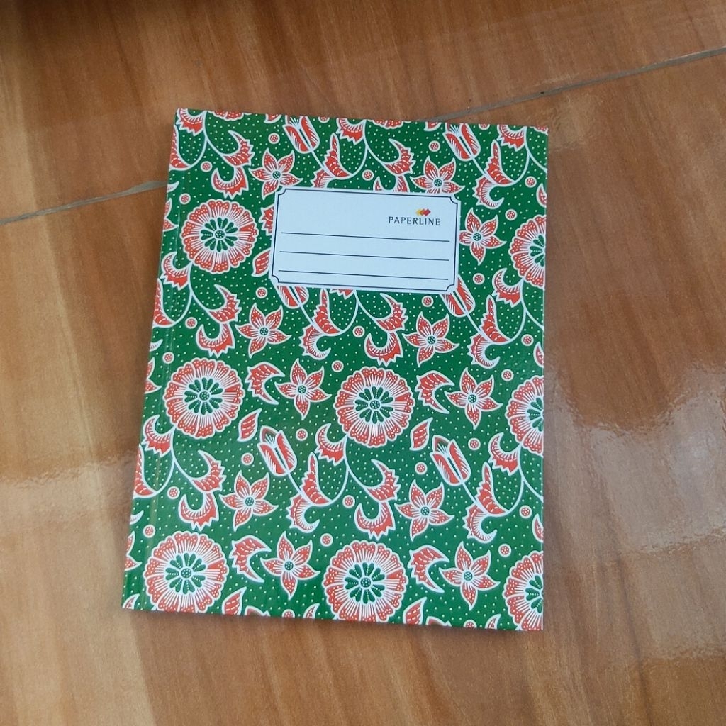 

Buku tulis sampul tebal Kwarto isi 100 lembar