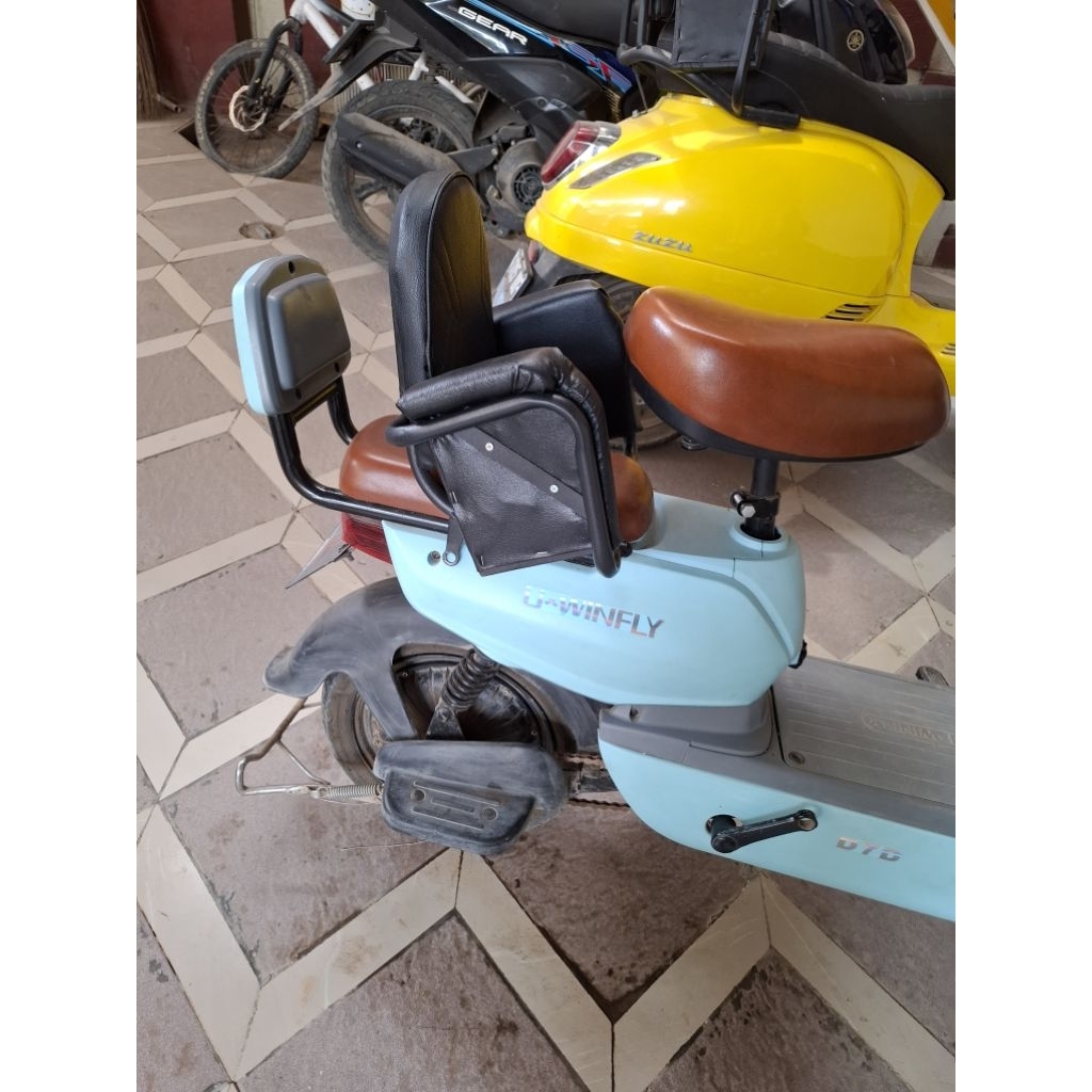 BONCENGAN SEPEDA LISTRIK UWINFLY