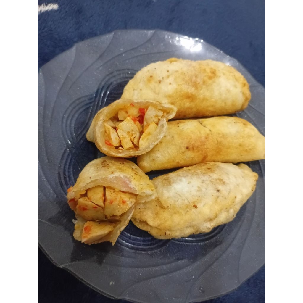 

Cireng isi BAKSO pedas free chilioil