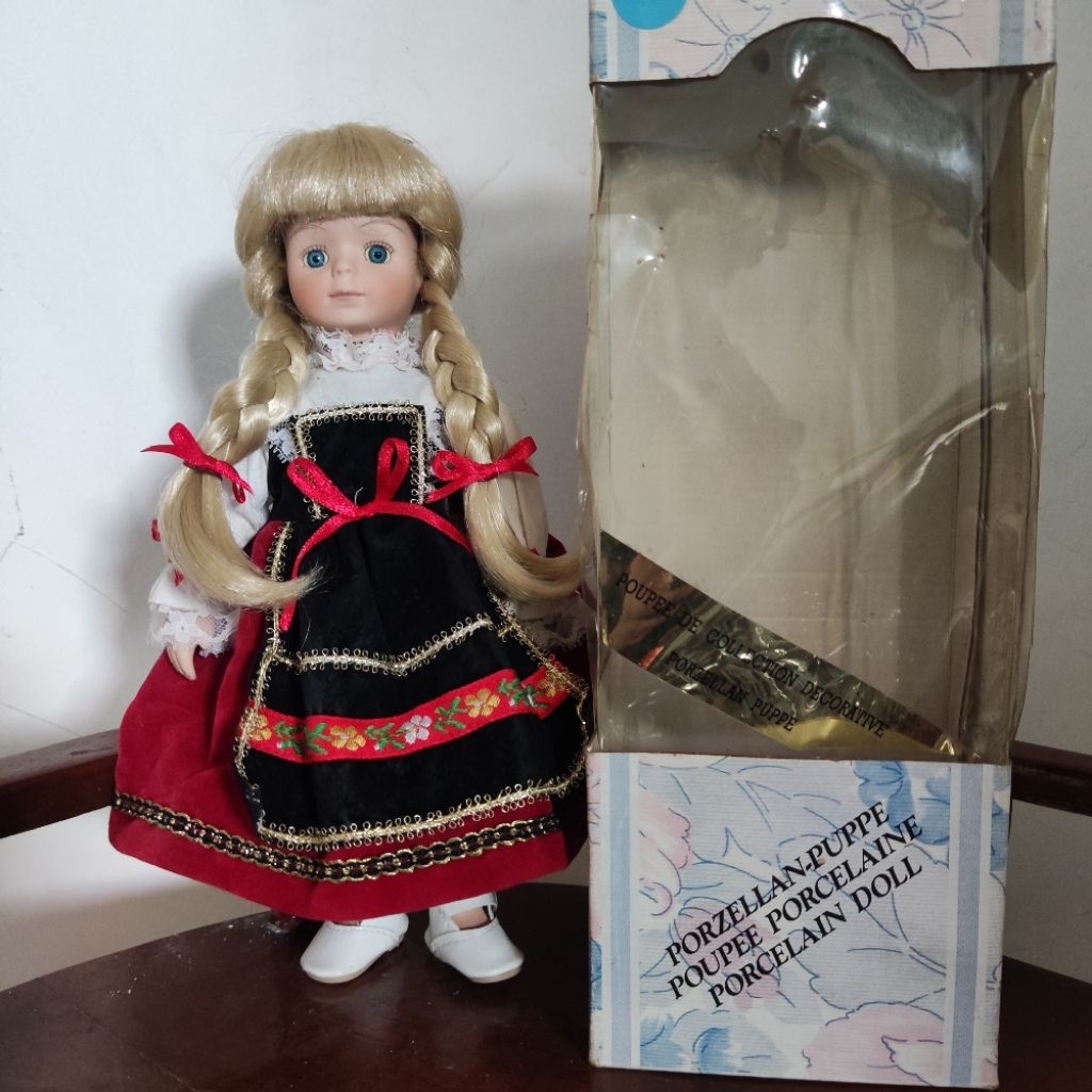 Porcelain Doll "Poupee De Collection Decorative Porzellan Puppe" Boneka Porselen Keramik Vintage